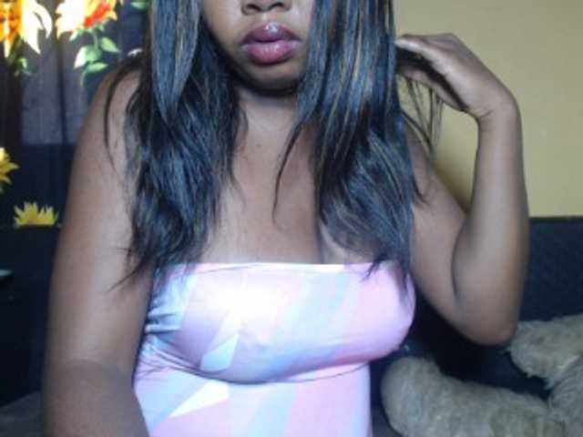 Bonitah live cam on BongaCams