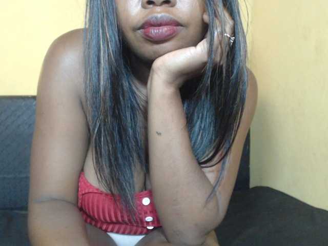 Bonitah live cam on BongaCams