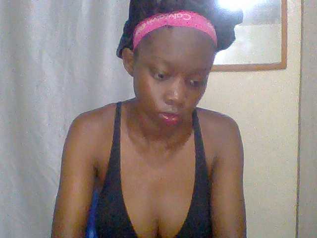 Essyknight live cam on BongaCams