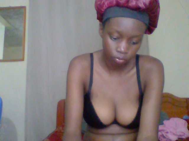 Essyknight live cam on BongaCams