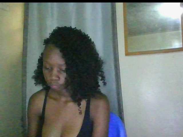 Essyknight live cam on BongaCams