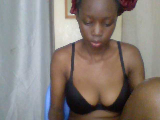 Essyknight live cam on BongaCams