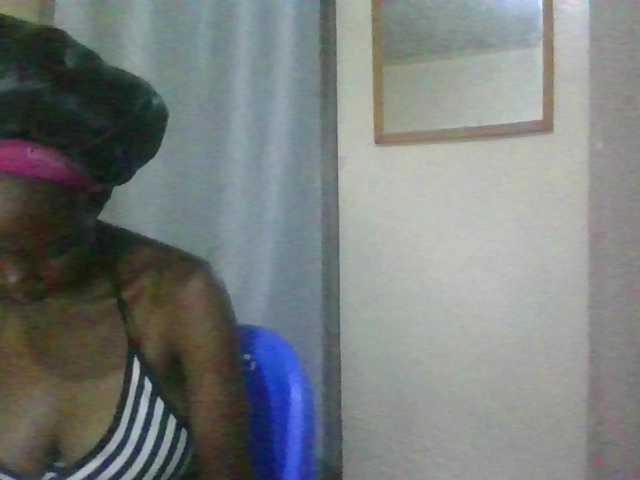 Essyknight live cam on BongaCams