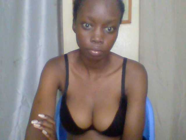 Essyknight live cam on BongaCams
