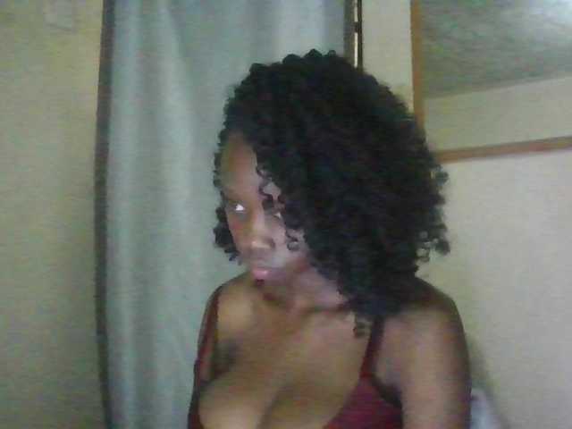 Essyknight live cam on BongaCams