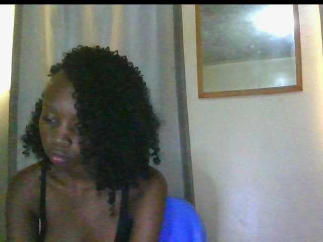 Essyknight live cam on BongaCams