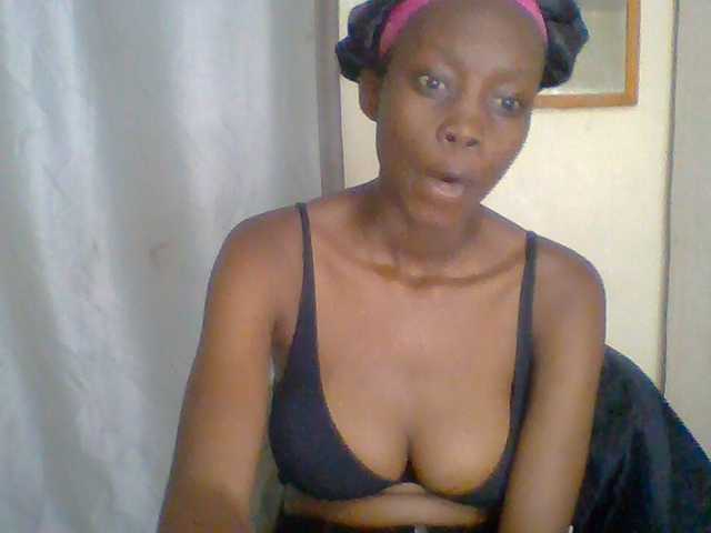 Essyknight live cam on BongaCams
