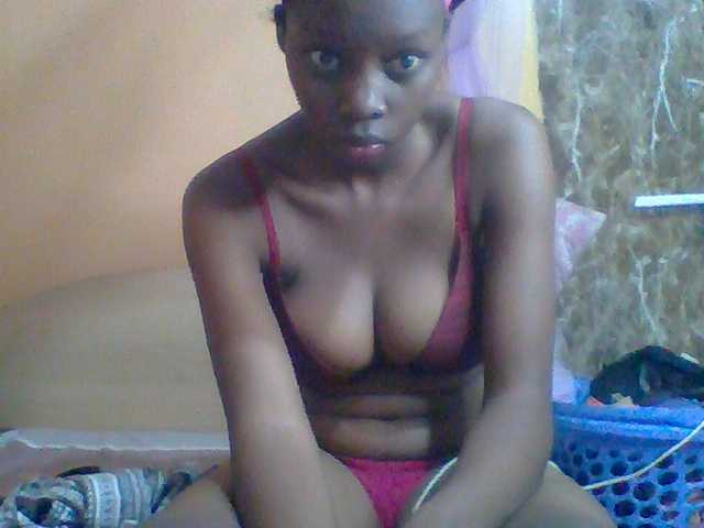 Essyknight live cam on BongaCams