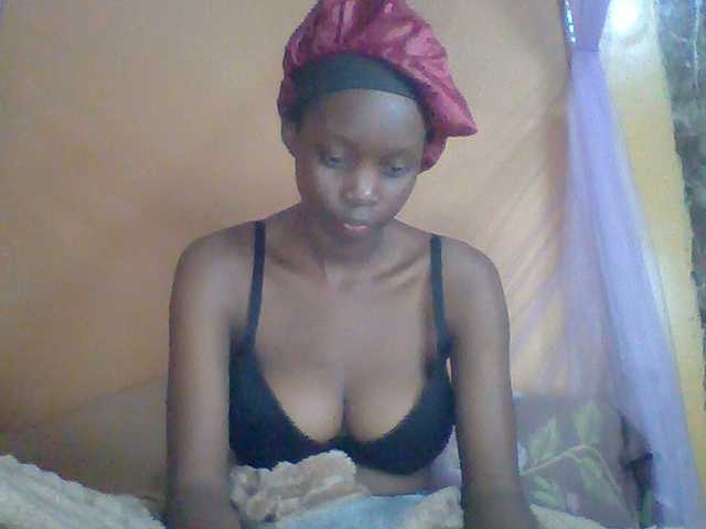 Essyknight live cam on BongaCams