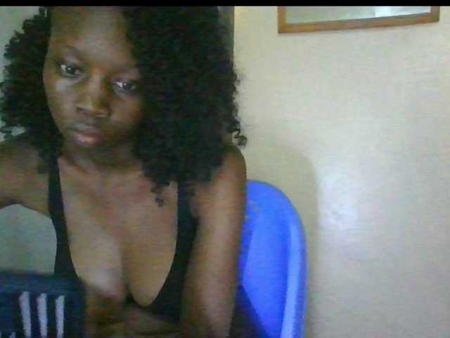 Essyknight live cam on BongaCams
