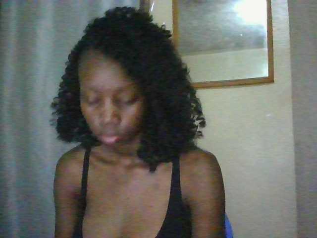 Essyknight live cam on BongaCams