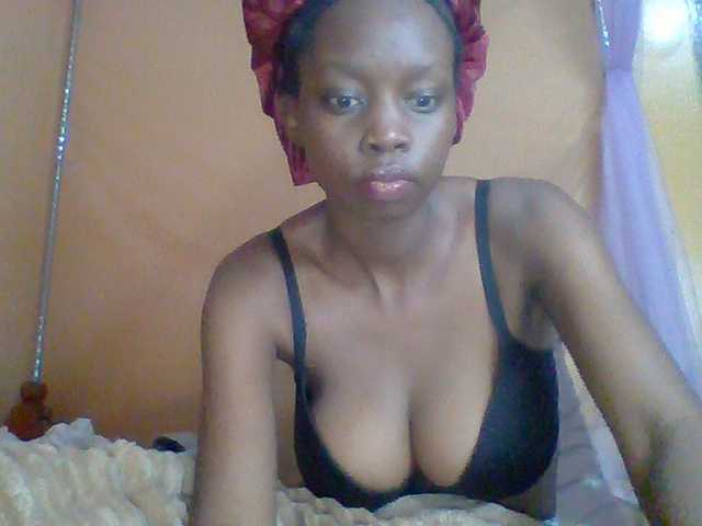 Essyknight live cam on BongaCams