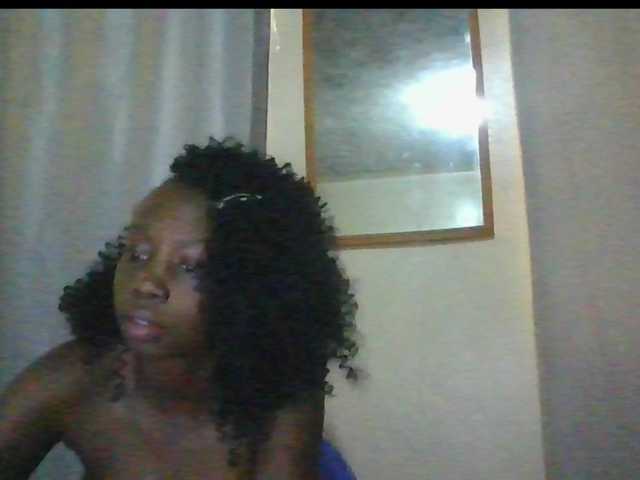 Essyknight live cam on BongaCams