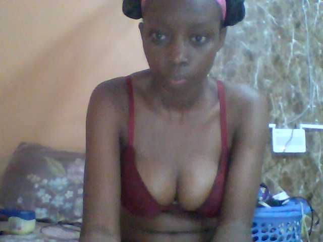 Essyknight live cam on BongaCams