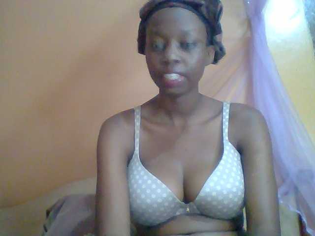 Essyknight live cam on BongaCams