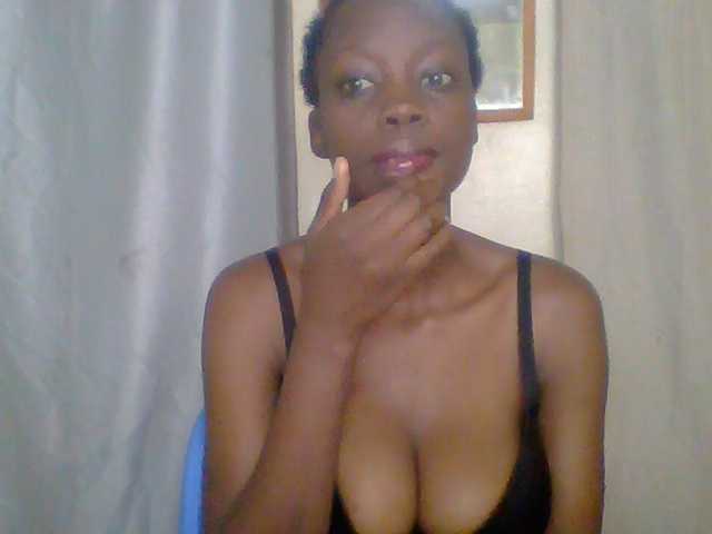 Essyknight live cam on BongaCams
