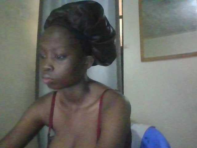 Essyknight live cam on BongaCams
