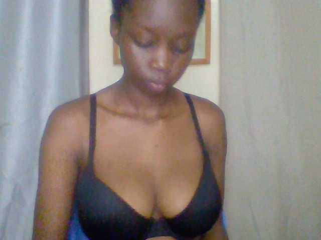 Essyknight live cam on BongaCams