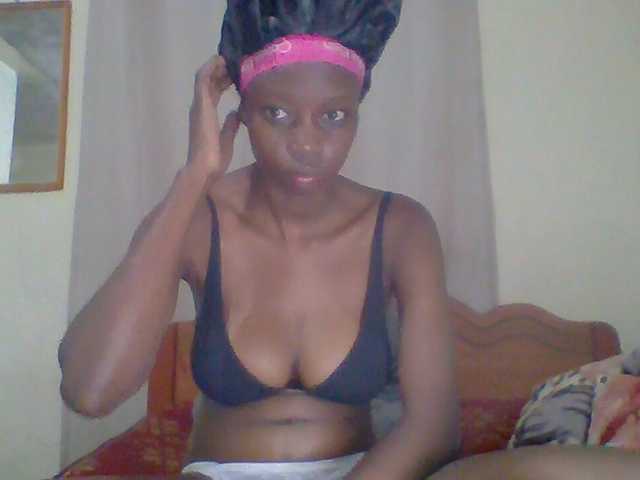 Essyknight live cam on BongaCams