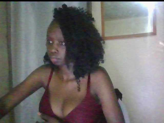 Essyknight live cam on BongaCams