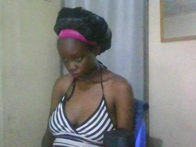 Essyknight live cam on BongaCams