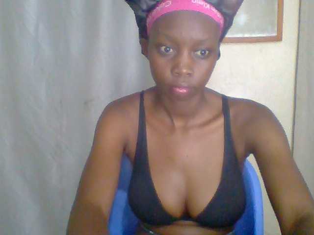 Essyknight live cam on BongaCams