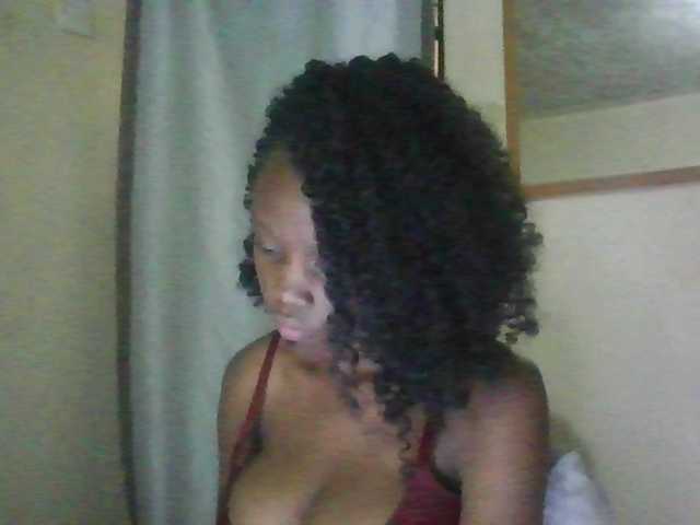 Essyknight live cam on BongaCams