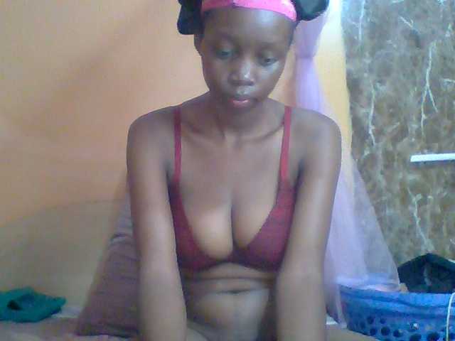 Essyknight live cam on BongaCams