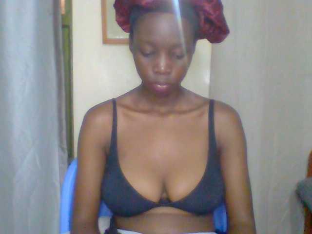 Essyknight live cam on BongaCams