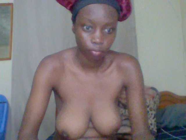 Essyknight live cam on BongaCams