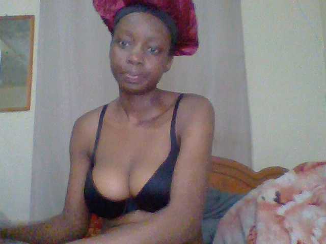 Essyknight live cam on BongaCams