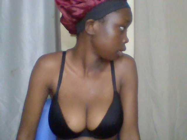 Essyknight live cam on BongaCams