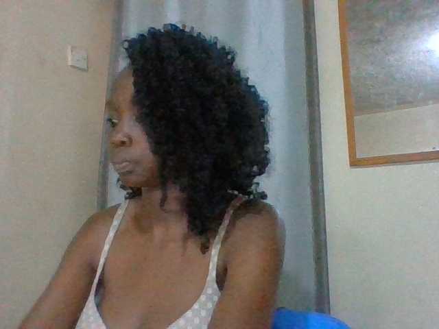 Essyknight live cam on BongaCams