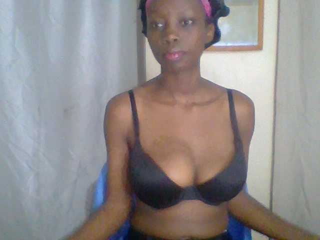 Essyknight live cam on BongaCams