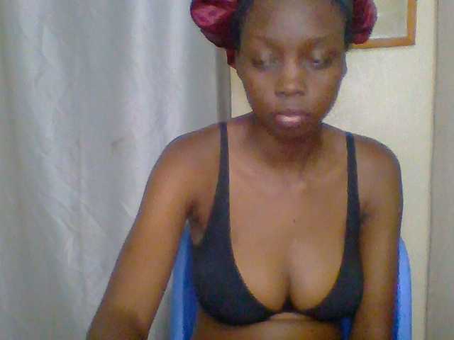 Essyknight live cam on BongaCams