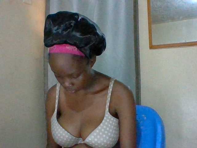 Essyknight live cam on BongaCams