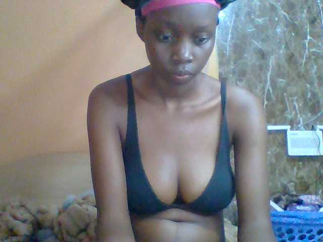 Essyknight live cam on BongaCams
