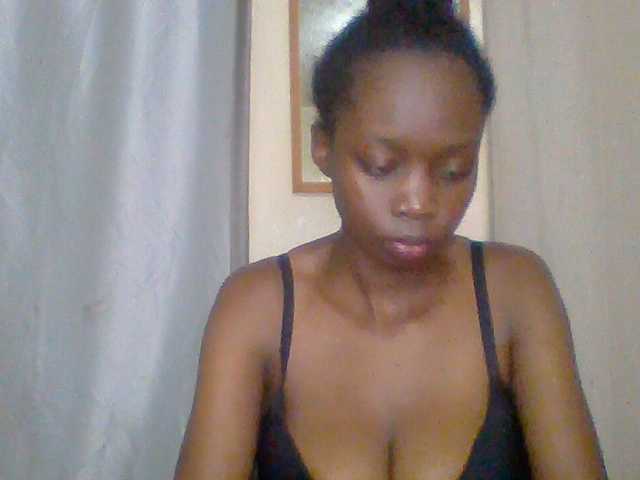 Essyknight live cam on BongaCams
