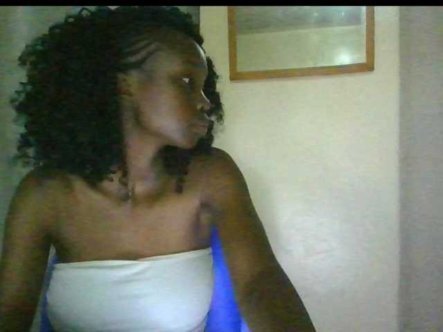 Essyknight live cam on BongaCams