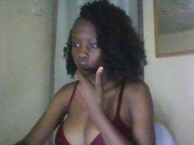 Essyknight live cam on BongaCams