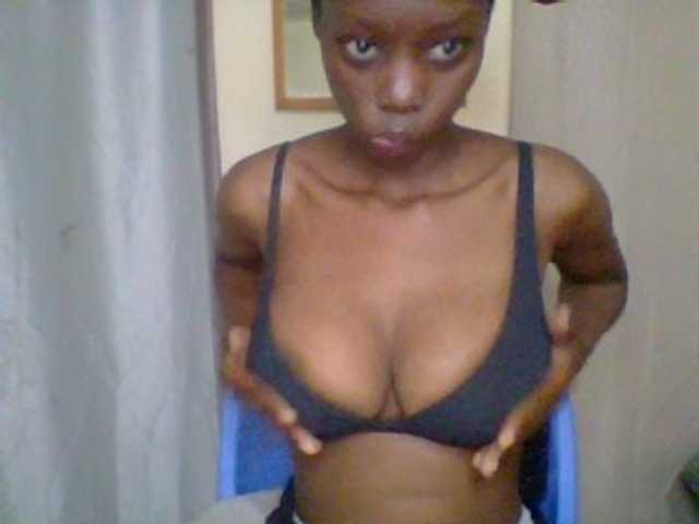 Essyknight live cam on BongaCams