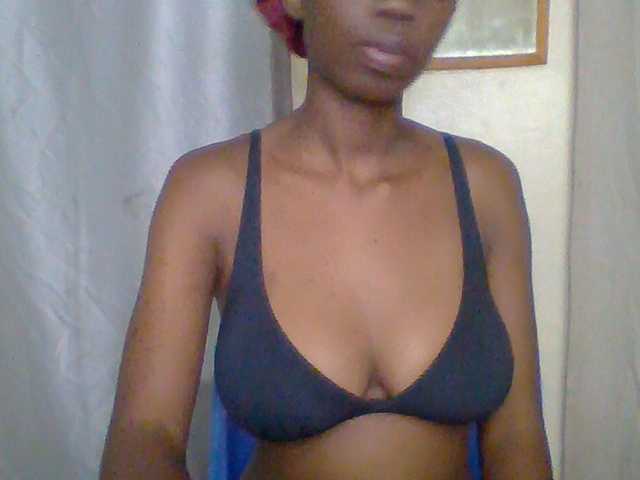 Essyknight live cam on BongaCams