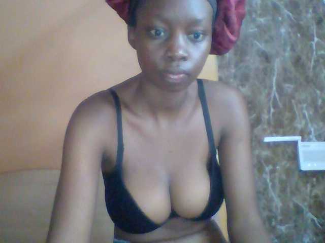 Essyknight live cam on BongaCams