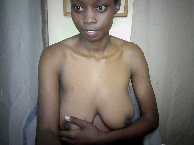 Essyknight live cam on BongaCams