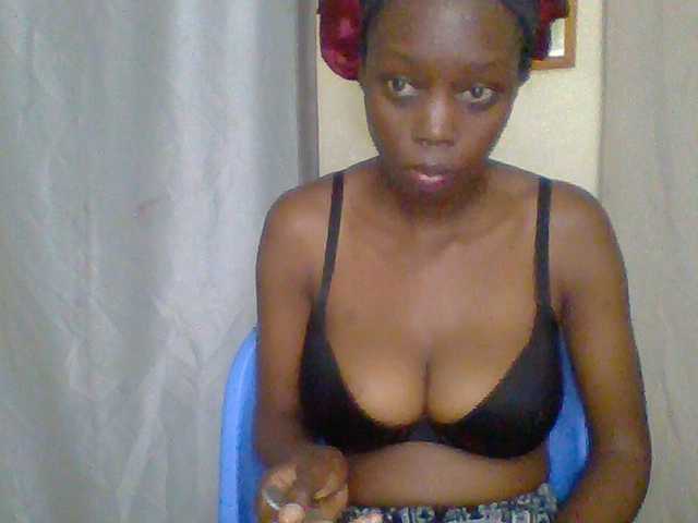 Essyknight live cam on BongaCams