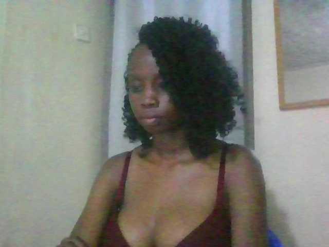 Essyknight live cam on BongaCams