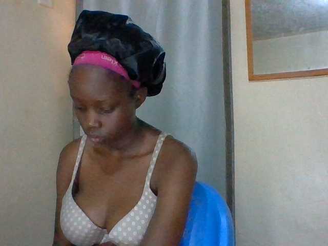 Essyknight live cam on BongaCams