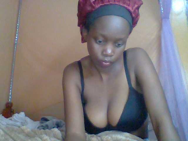 Essyknight live cam on BongaCams