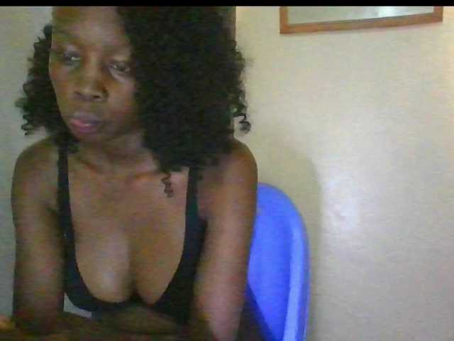 Essyknight live cam on BongaCams