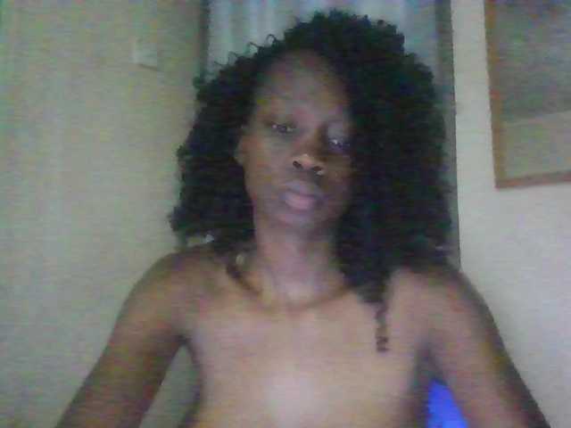 Essyknight live cam on BongaCams